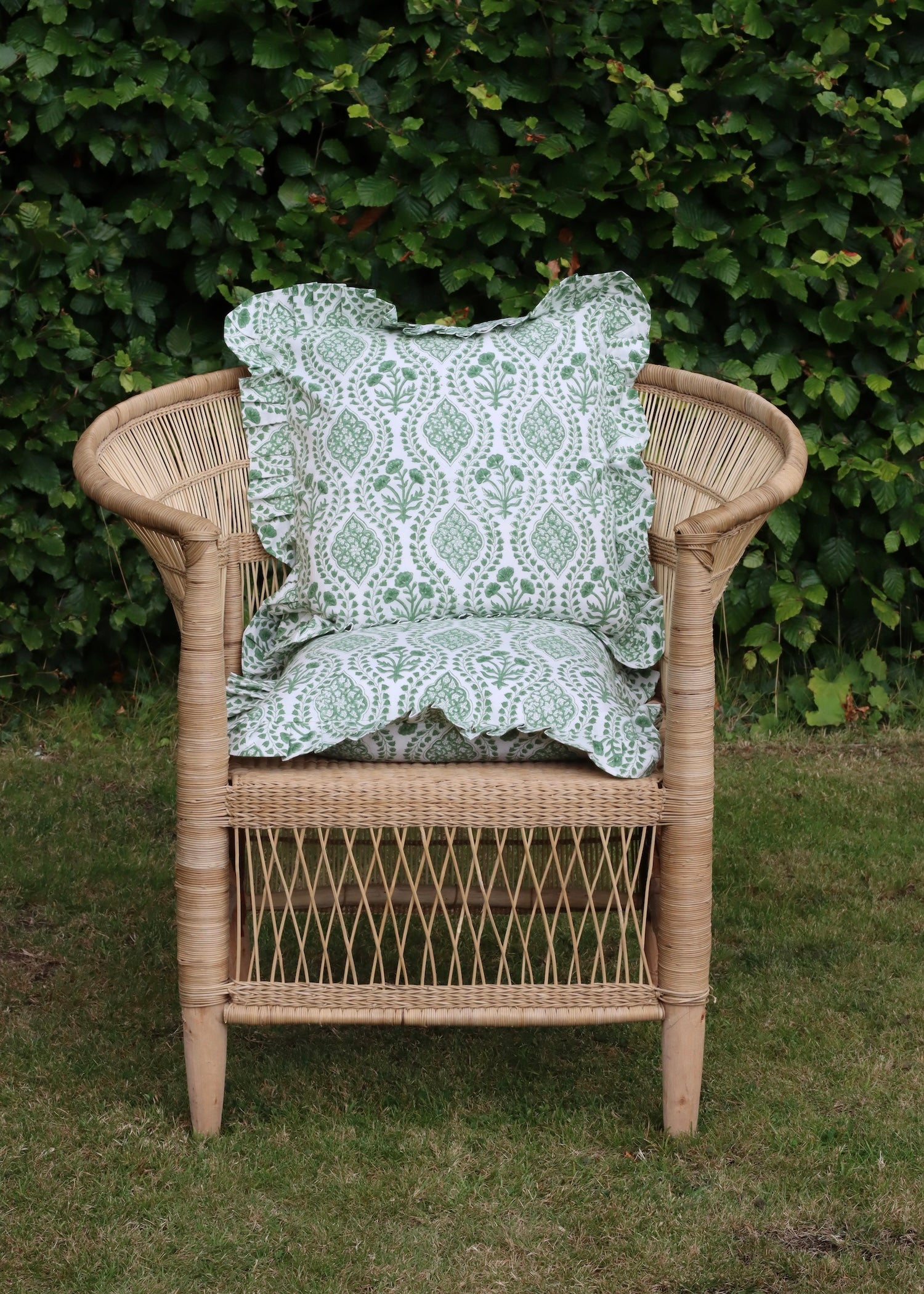 Frilly Cushion Cover - Green