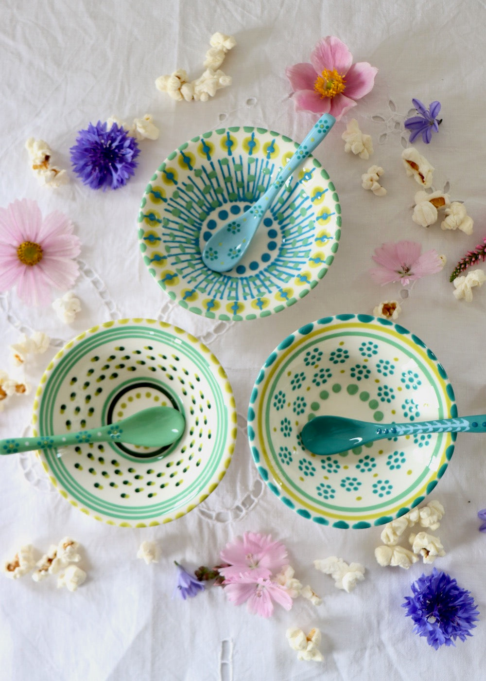 NEW IN: Nut Bowl - SET of 3 White & Teal