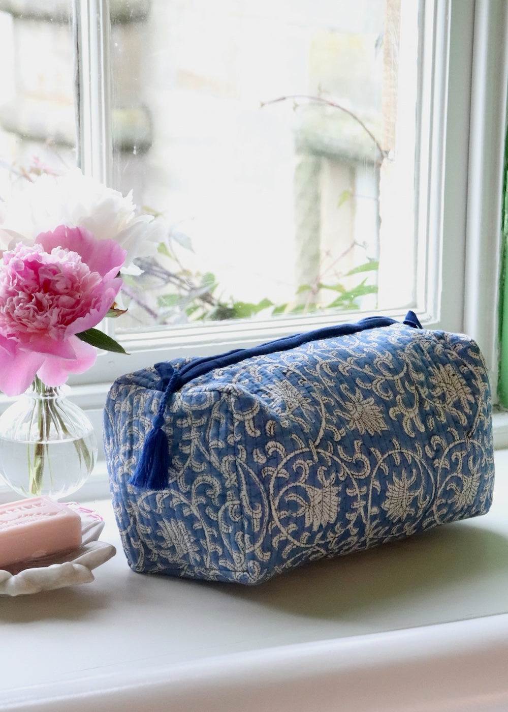 Wash Bag Blue Flower