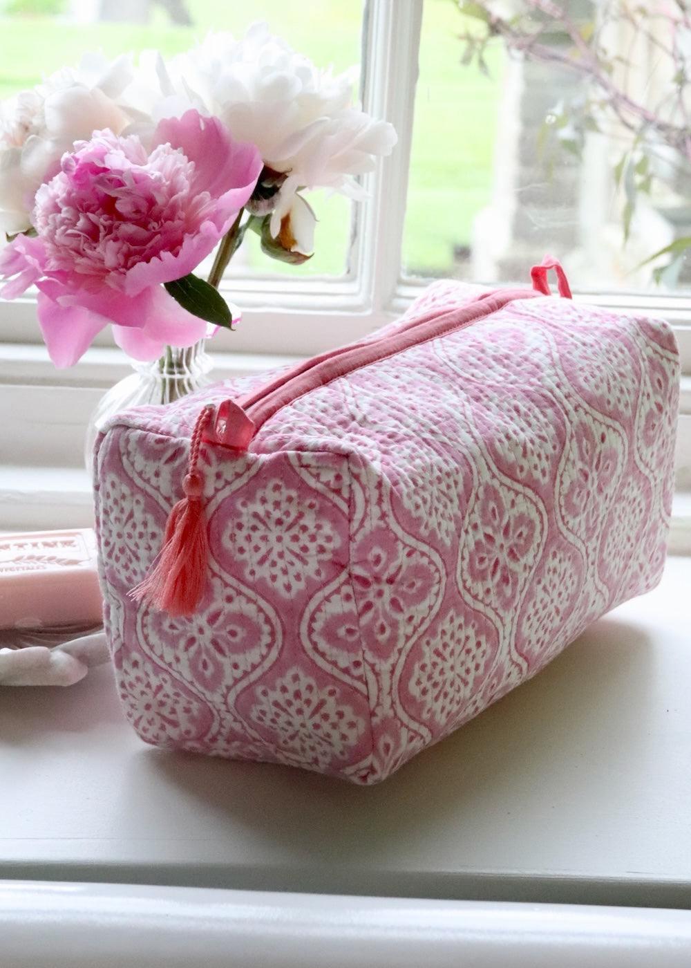 Wash Bag Spring Pink Retro