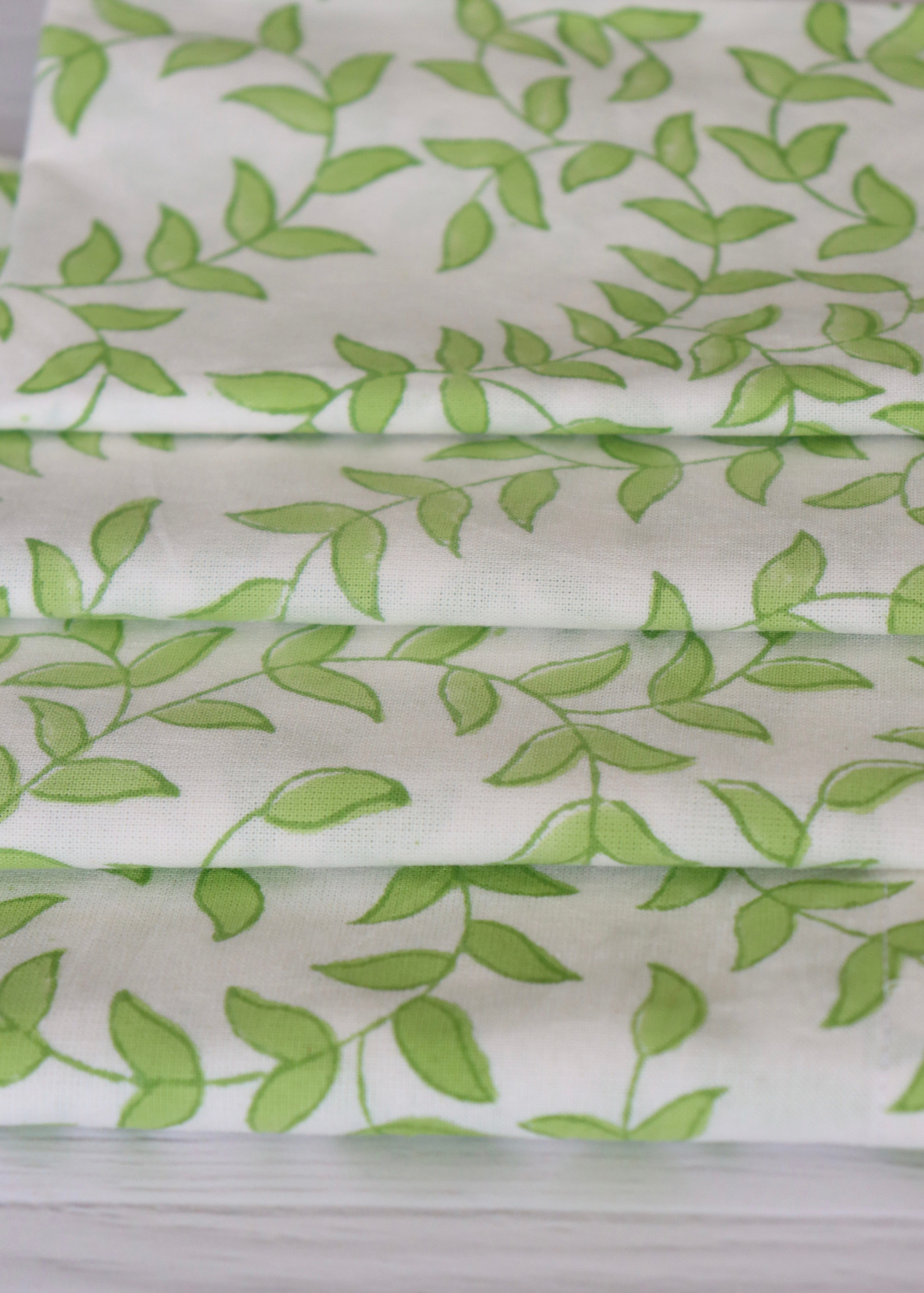 Set Of 4 Napkins - Little Green Leaf