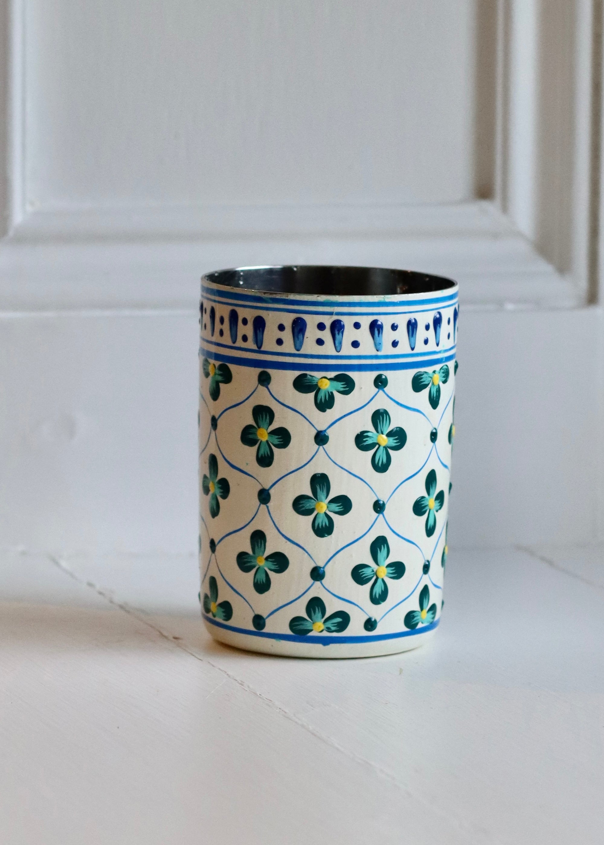 Brush Pot - White with Green Flowers